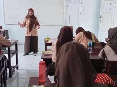 PUISI BAHASA INDONESIA