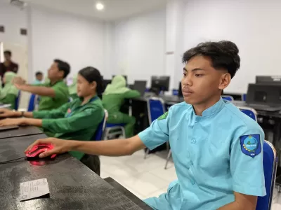 ASISTEN KEPERAWATAN DAN CAREGIVER