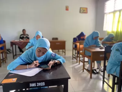 ASISTEN KEPERAWATAN DAN CAREGIVER